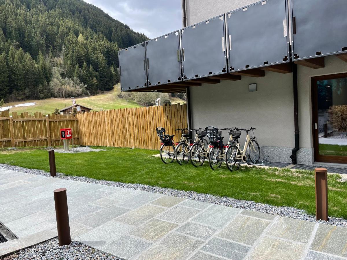 Nira Mountain Resort Futura Pradelle Bagian luar foto